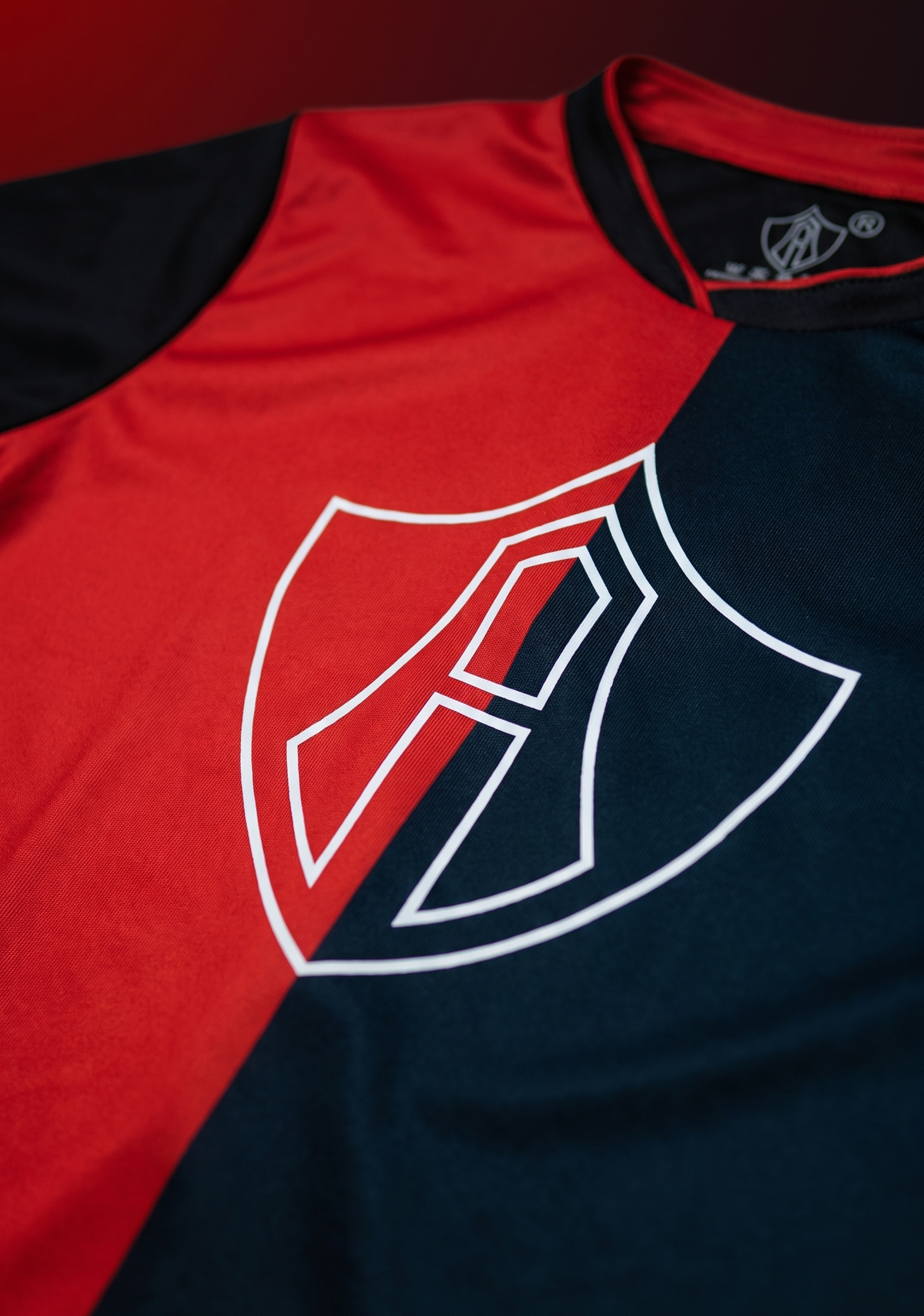 PLAYERA ROJINEGRA ESCUDO ATLAS FC PARA NIÑO